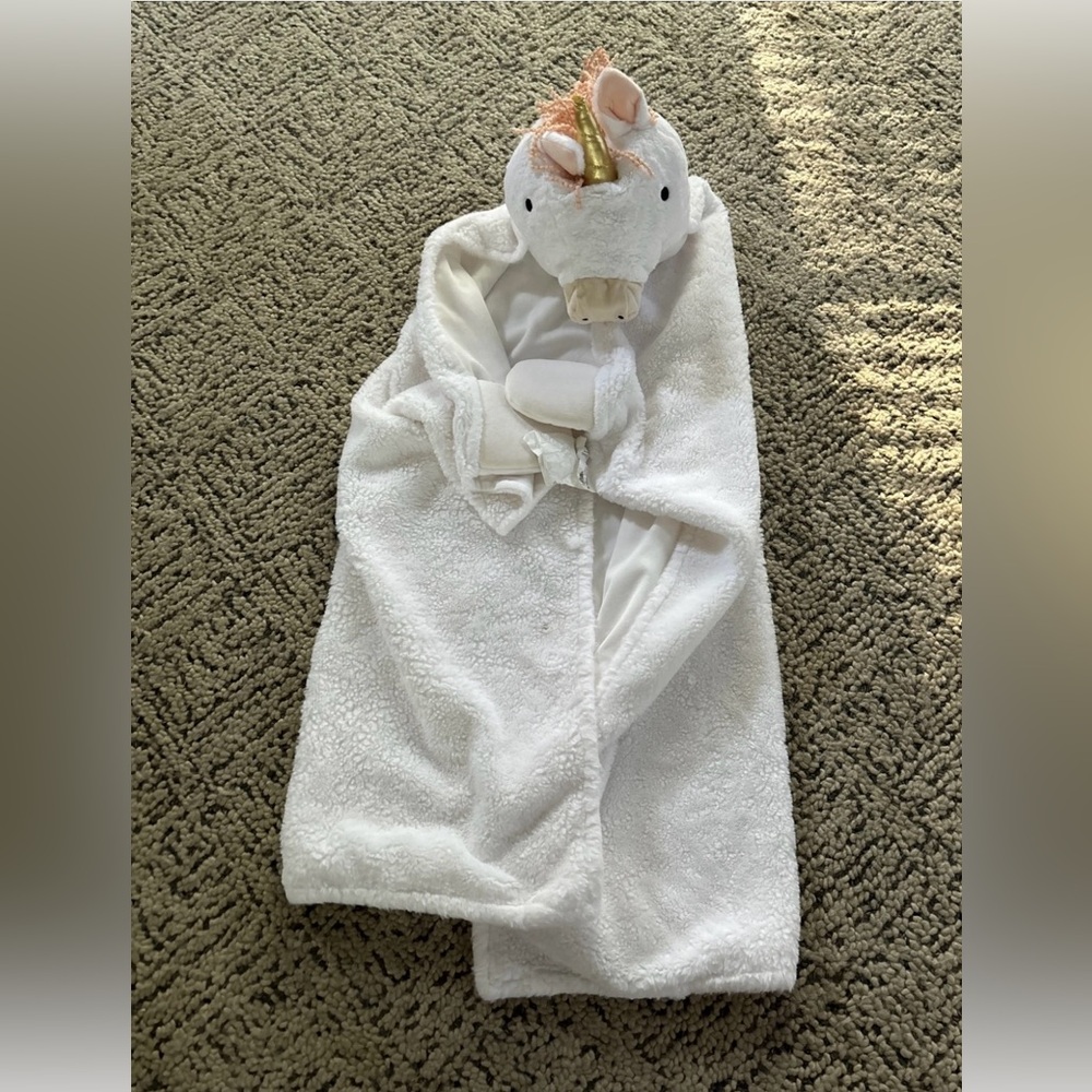 Kids Pillowfort Hooded Blanket - Unicorn, White